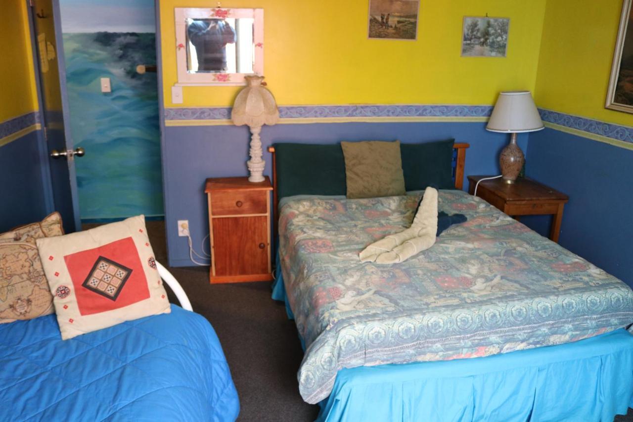 Atlantis Backpackers Hostel Picton Bagian luar foto